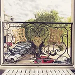 La Maison De La Liberte Jeanne Barret * Poitiers