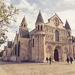 La Maison De La Liberte Jeanne Barret * Poitiers