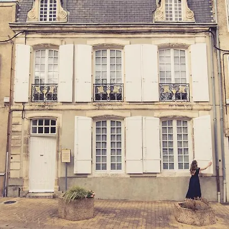 La Maison De La Liberte Jeanne Barret Apartment