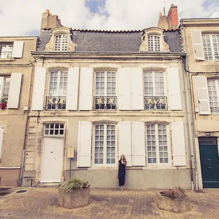 La Maison De La Liberte Jeanne Barret Apartment Poitiers