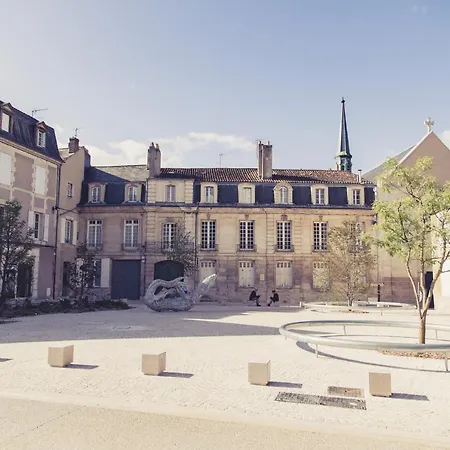 La Maison De La Liberte Jeanne Barret Apartment