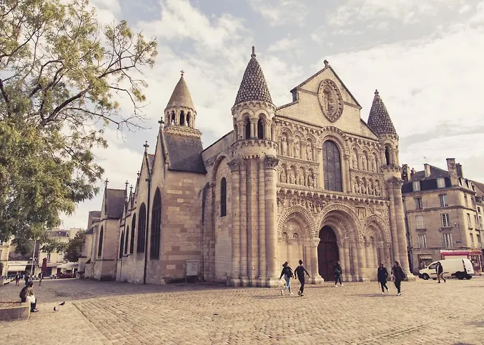 La Maison De La Liberte Jeanne Barret * Poitiers