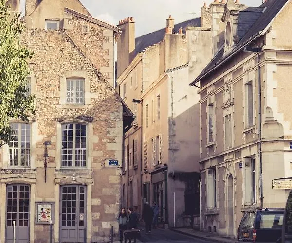 La Maison De La Liberte Jeanne Barret * Poitiers